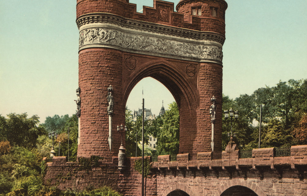 Hartford’s State Capital, Memorial Arch, and Bushnell Park